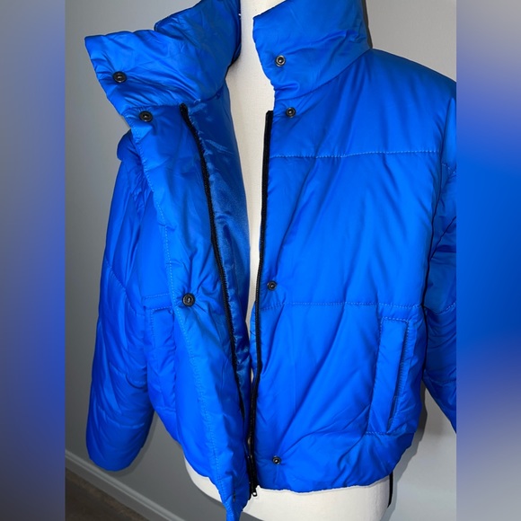Blue Puffer Jacket/ Vest Size: medium - Picture 7 of 7